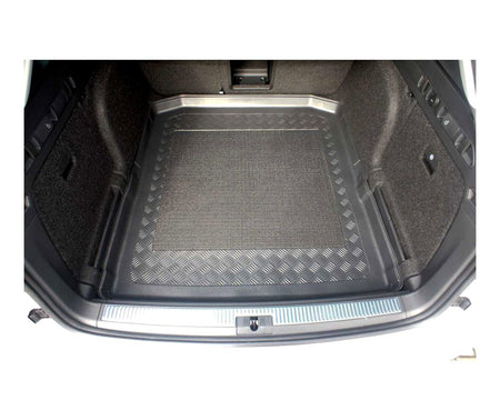 Tavita portbagaj Skoda Superb III caroserie combi fabricatie 05.2015 - prezent (portbagaj inferior)