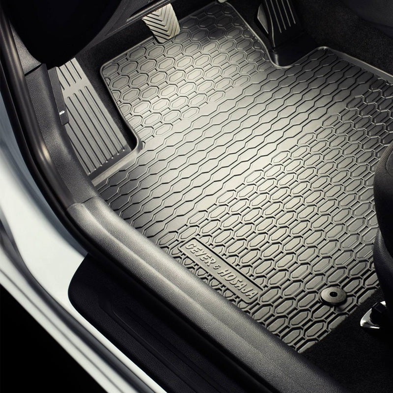 Covorase dedicate pe model de masina