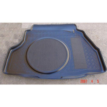 Tavita portbagaj Nissan Maxima caroserie sedan fabricatie 1995 - 2000