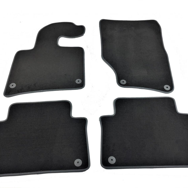 Covorase auto mocheta Audi Q7 fabricatie 2006 - 2014 (NEGRU)
