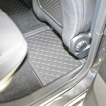 Covorase auto tip tavita Ford Focus fabricatie 08.2018 - prezent 8